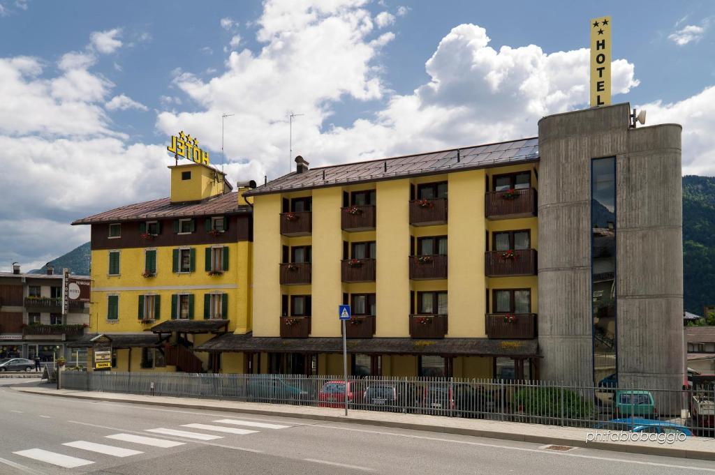 Hotel Ferrovia Calalzo di Cadore Экстерьер фото