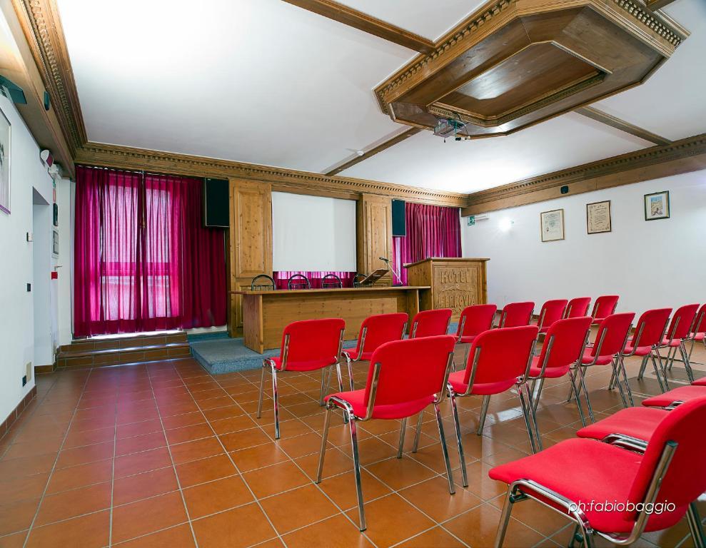 Hotel Ferrovia Calalzo di Cadore Экстерьер фото